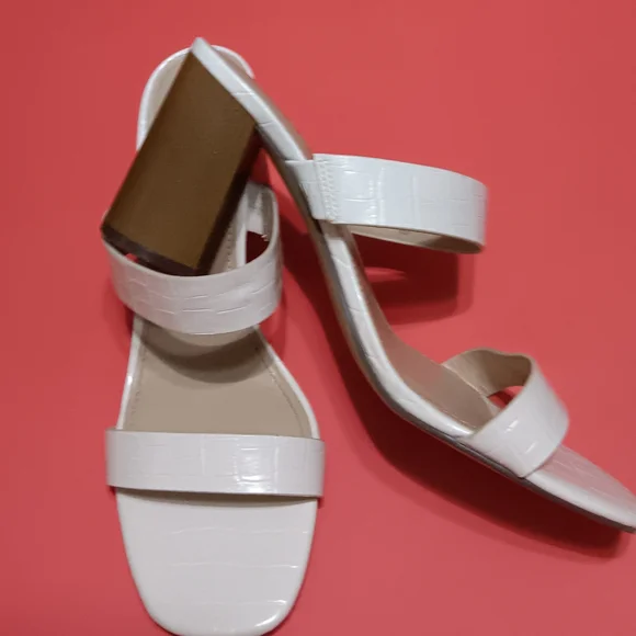 UNISA Yara3 Women's Cream  Sandals - 9M - Picture 4 of 7